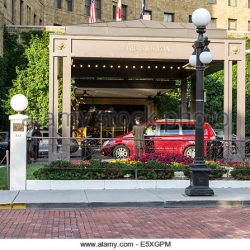 The Saint Paul Hotel - Saint-Paul.com